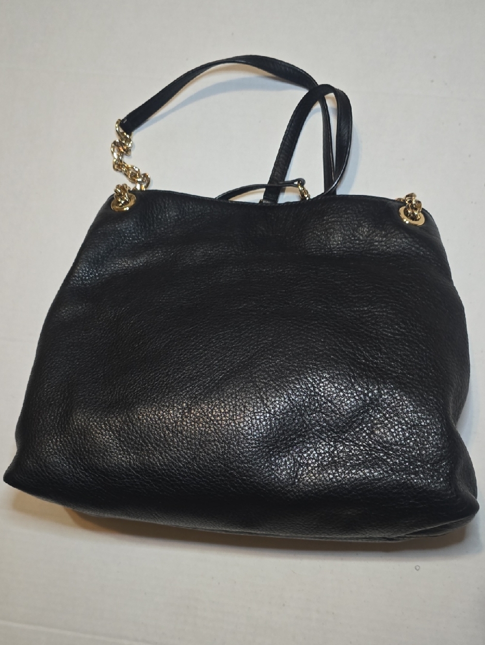 Michael Kors Black Leather Shoulder Bag with Gold Hardware and MK Charm - Picture 8 of 12